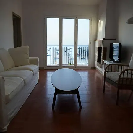 Seafront With Gorgeous Views Apartment
