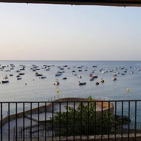 Seafront With Gorgeous Views Apartment *